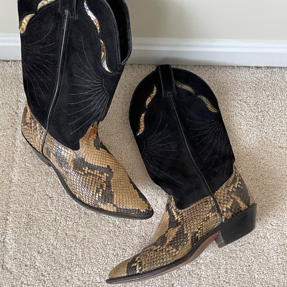 SOLD  😃 CODE WEST Women’s Snake Skin & Suede Cowboy Boots - Picture 12 of 14